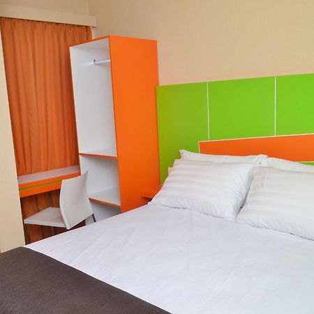 מלון ג'קרטה Titanium Express Homtel מראה חיצוני תמונה